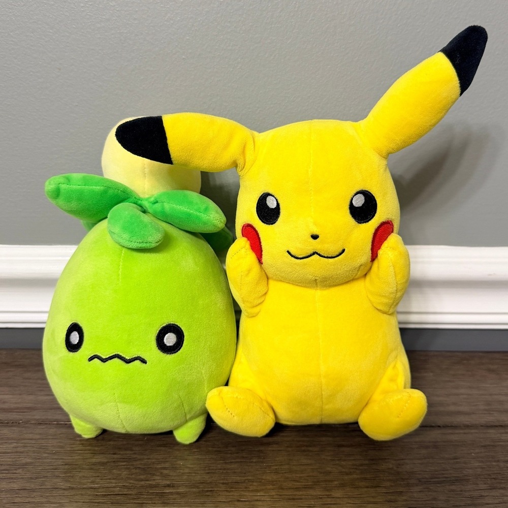 Pokemon Pikachu and Smoliv Plush Set
